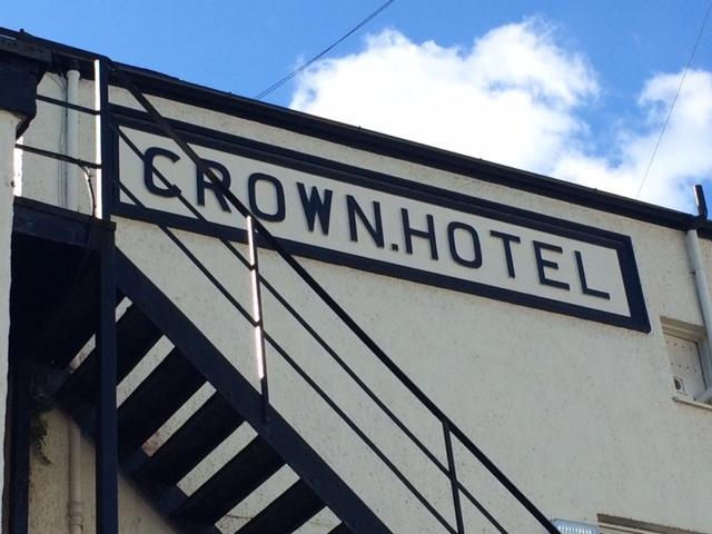 Crown Hotel Пълхели Екстериор снимка