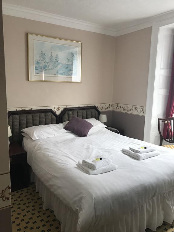Crown Hotel Пълхели Екстериор снимка
