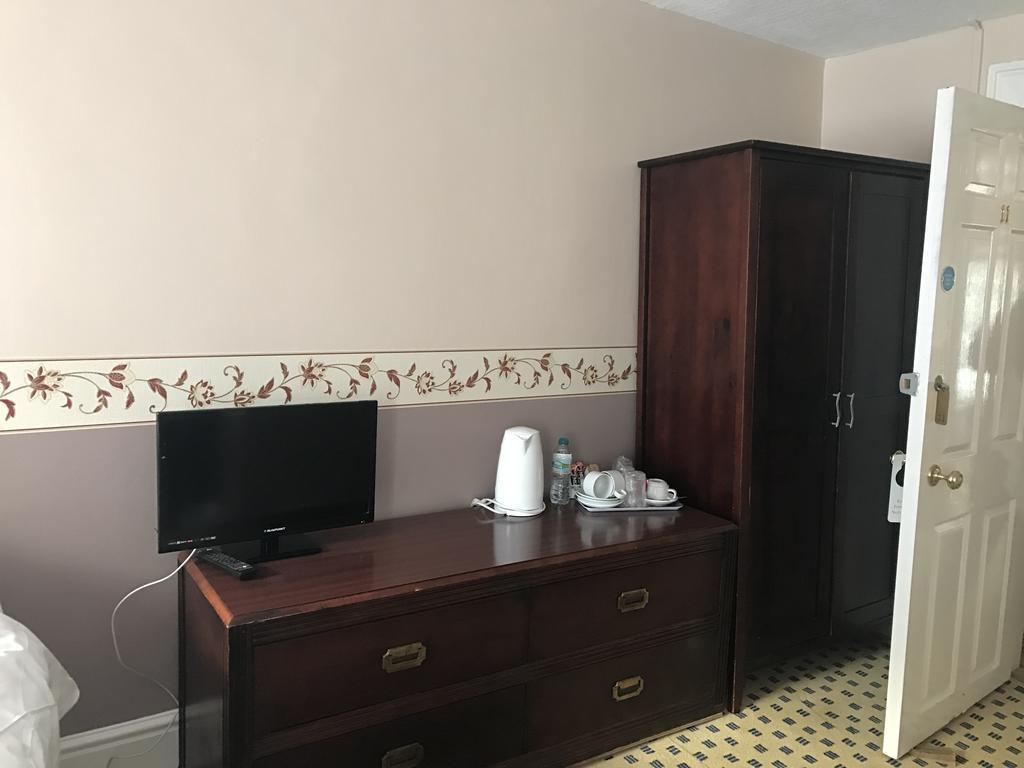 Crown Hotel Пълхели Екстериор снимка